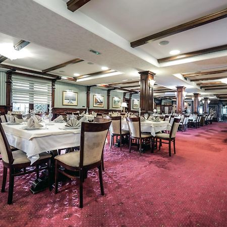 Hotel Dunav Илок Экстерьер фото