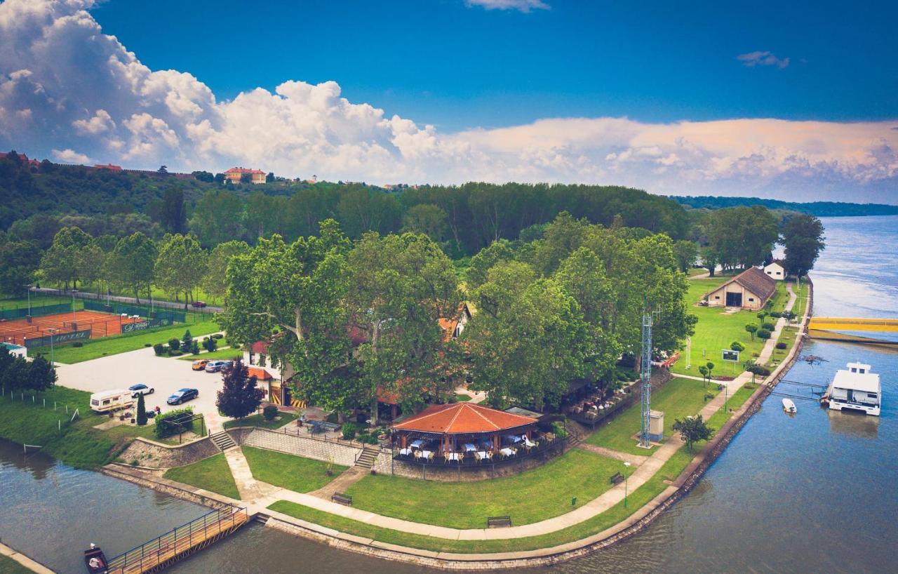 Hotel Dunav Илок Экстерьер фото