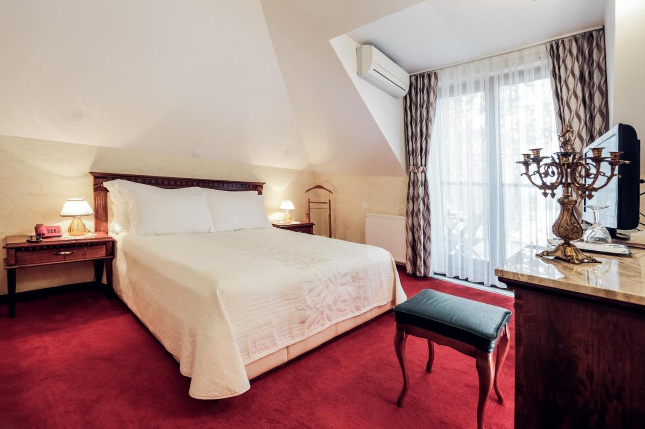 Hotel Dunav Илок Экстерьер фото