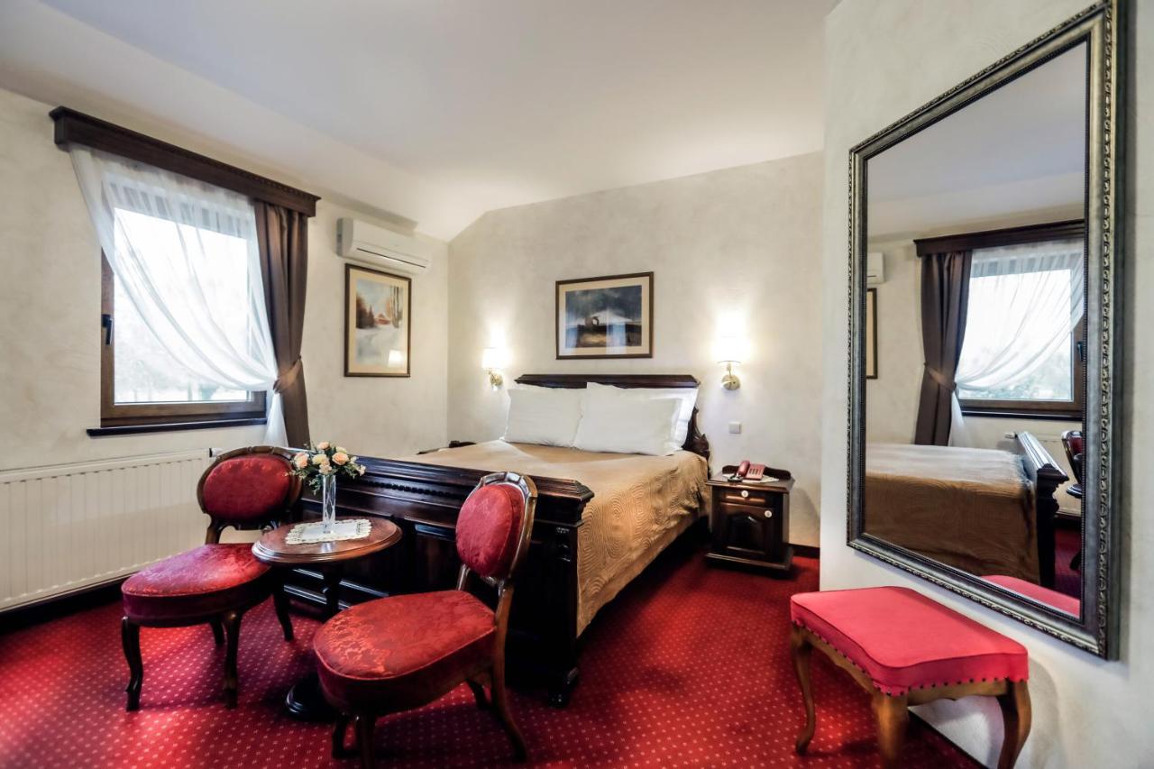 Hotel Dunav Илок Экстерьер фото