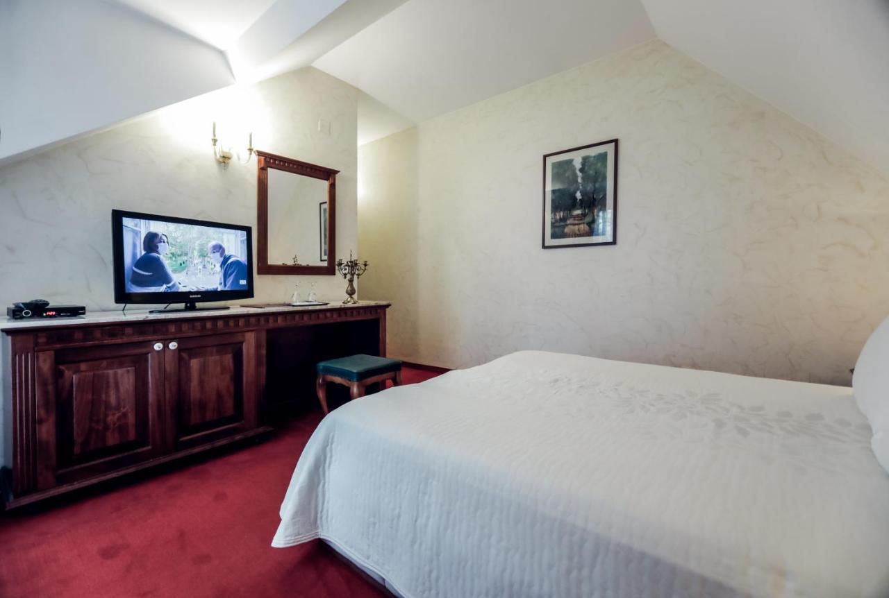 Hotel Dunav Илок Экстерьер фото