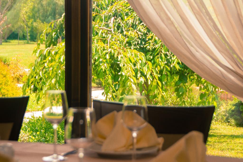 Hotel Dunav Илок Экстерьер фото